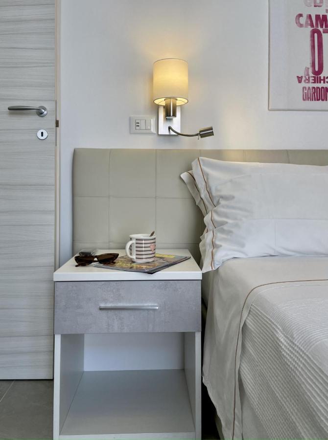Du Lac Aparments Desenzano del Garda Ngoại thất bức ảnh