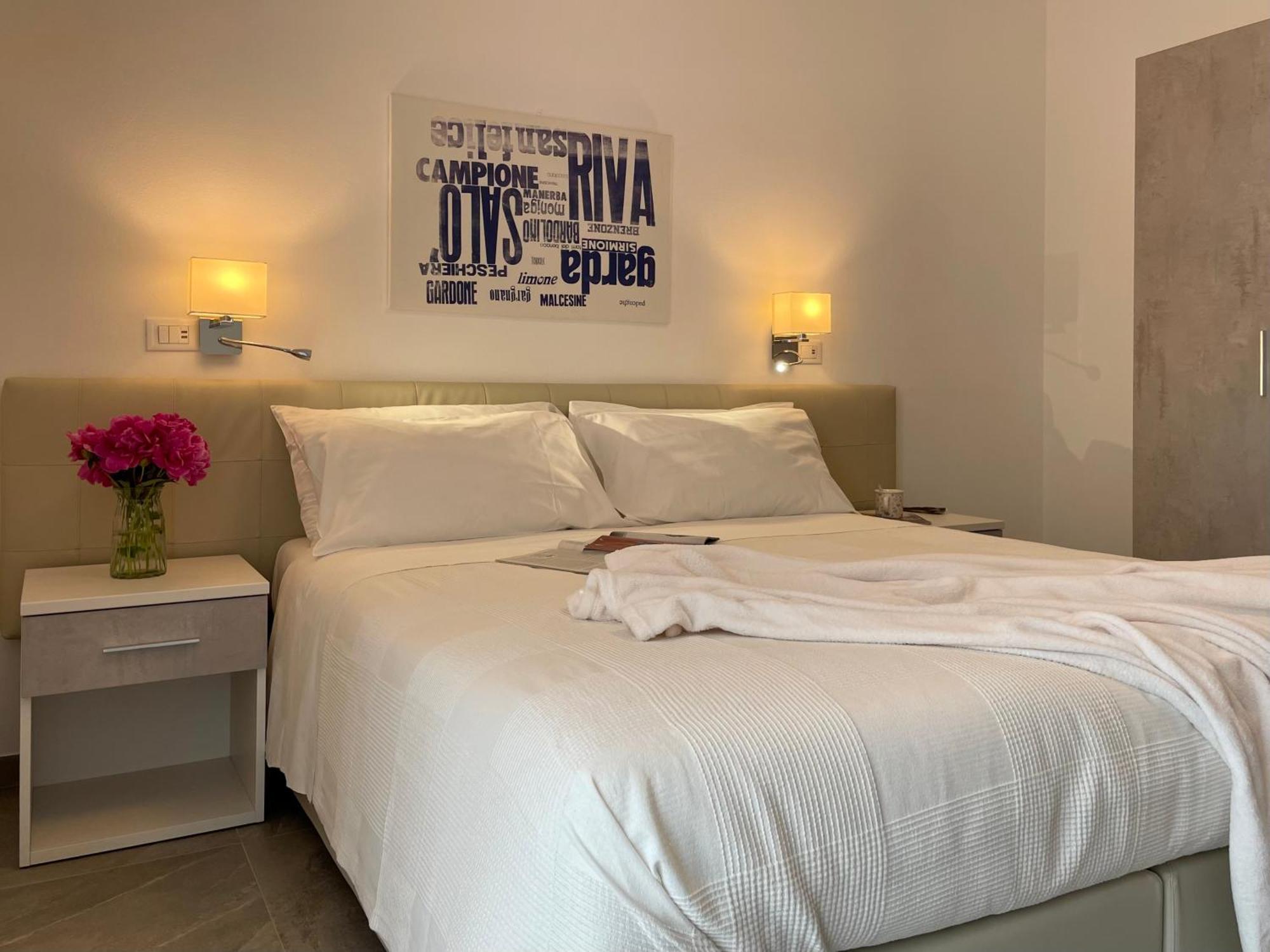 Du Lac Aparments Desenzano del Garda Ngoại thất bức ảnh